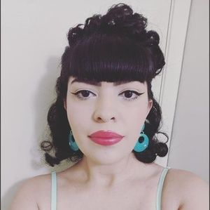 Meet your Posher, Aimee